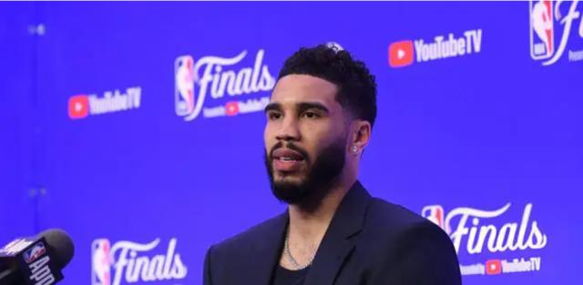 球速体育官方网站-【观察】除了投篮不准啥都行 塔图姆仍是绿军真核