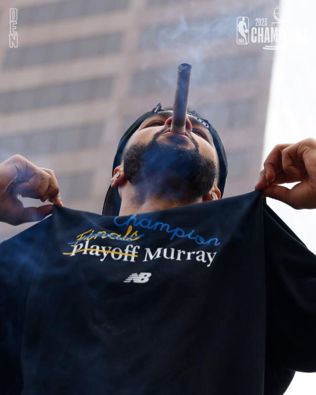 球速体育-冠军游行嗨翻天！马龙成湖人之父 约基奇：游行真香