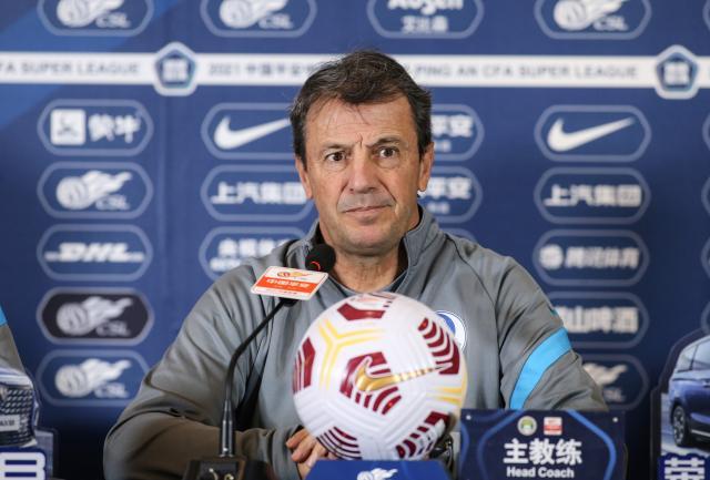 1640867077613056788.jpg 球速体育官方网站-大连人希望以昂扬姿态进入2022 何塞:比赛有信心