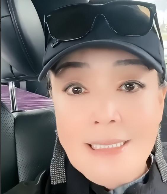 球速体育官方网站-母子俩又杠上了！张兰生气离台不受儿子待见，吐槽汪大爷不管小菲