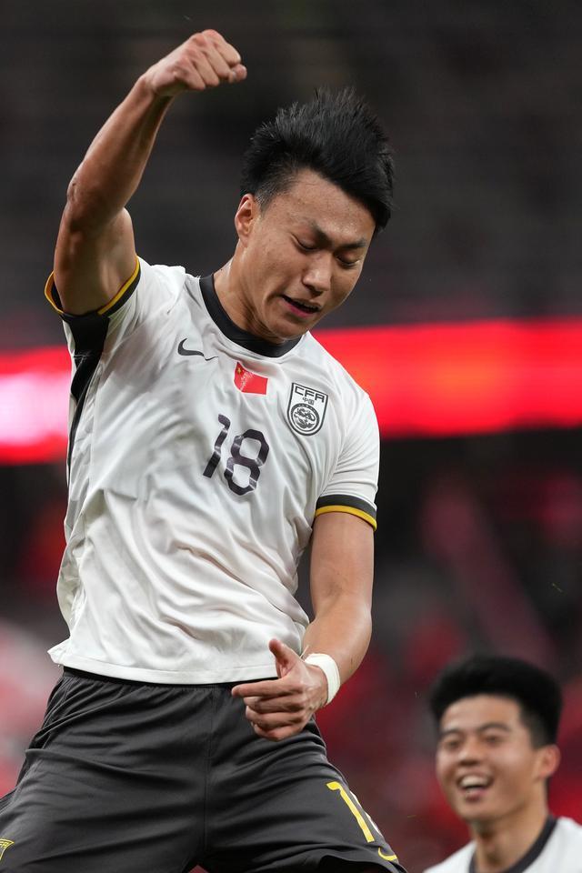 球速体育-杜月徵第38分钟进球 U23国足1-0击败越南 国足年轻一代很有希望